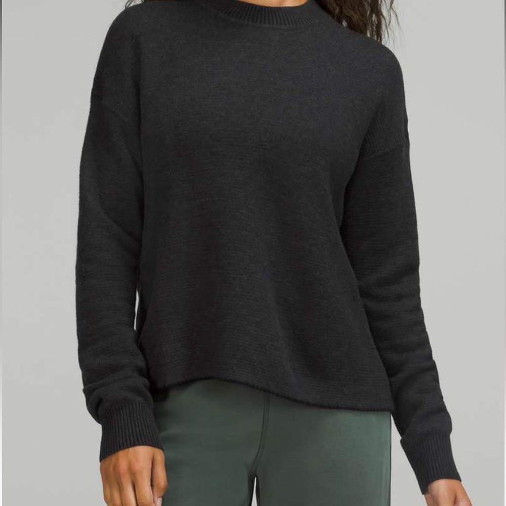 Lululemon Reversible Double-Knit Crew Neck Sweater
Graphite Grey / Black